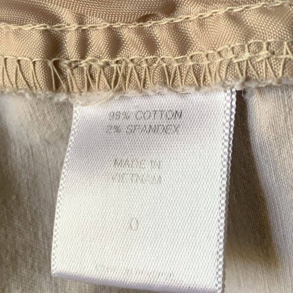 New York & Company Tan Shorts Classic Design EUC - Picture 7 of 9